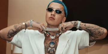 Blessd responde a críticas por comentarios en concierto navideño